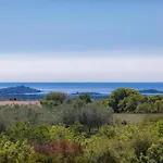 Debora With Private Pool And Backyard, Pet Friendly * Vodnjan