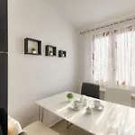 Debora With Private Pool And Backyard, Pet Friendly Σπίτι διακοπών *