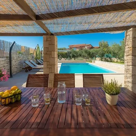 Vakantiehuis Debora With Private Pool And Backyard, Pet Friendly