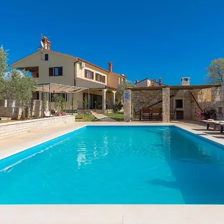 Debora With Private Pool And Backyard, Pet Friendly * Vodnjan