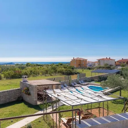 Debora With Private Pool And Backyard, Pet Friendly Vakantiehuis