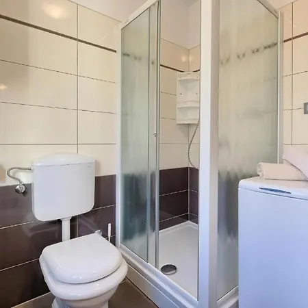 Debora With Private Pool And Backyard, Pet Friendly * Vodnjan