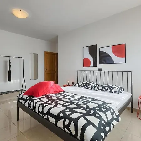 Debora With Private Pool And Backyard, Pet Friendly Vakantiehuis *