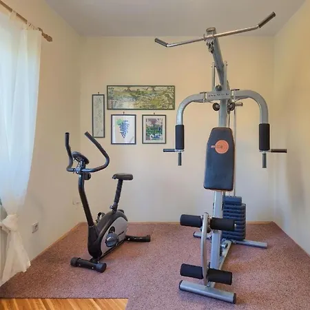 Dom wakacyjny Debora With Private Pool And Backyard, Pet Friendly