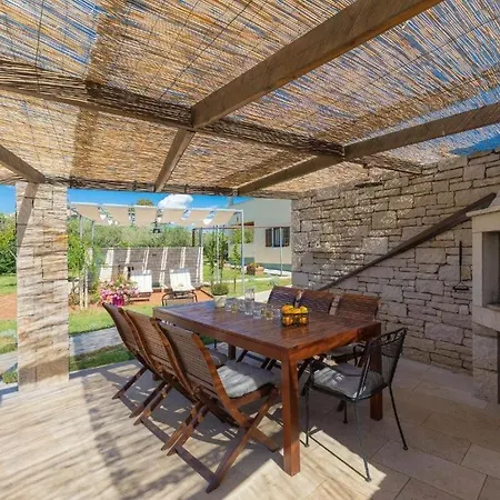 Vakantiehuis Debora With Private Pool And Backyard, Pet Friendly *