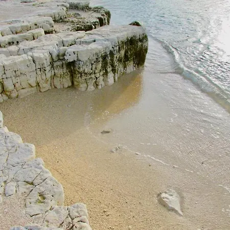 Debora With Private Pool And Backyard, Pet Friendly Vodnjan