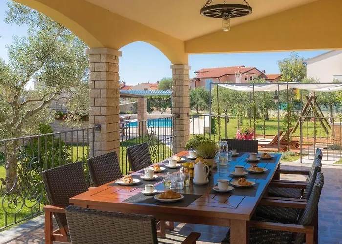 Holiday home Debora With Private Pool And Backyard, Pet Friendly *