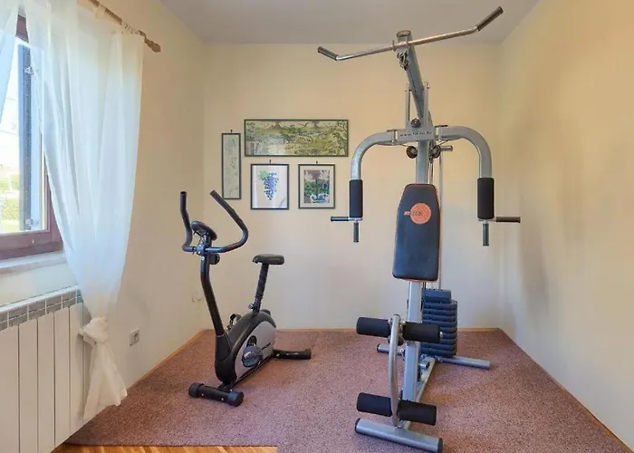 Holiday home Debora With Private Pool And Backyard, Pet Friendly