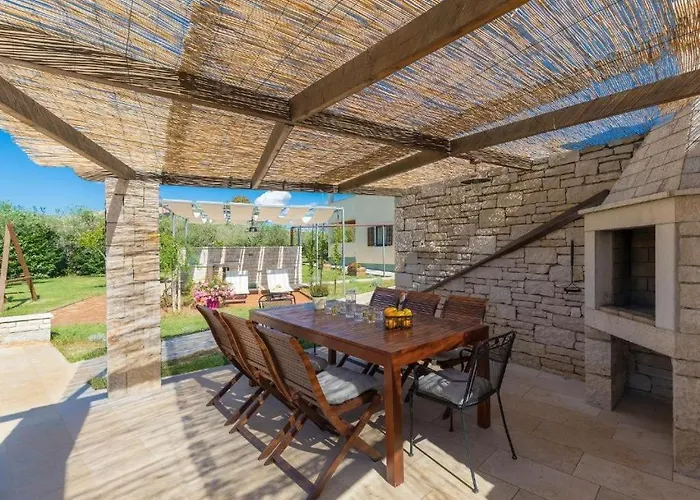 Holiday home Debora With Private Pool And Backyard, Pet Friendly *