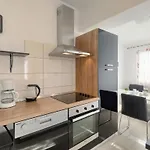 Debora With Private Pool And Backyard, Pet Friendly *