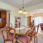 Debora With Private Pool And Backyard, Pet Friendly Ferienhaus *