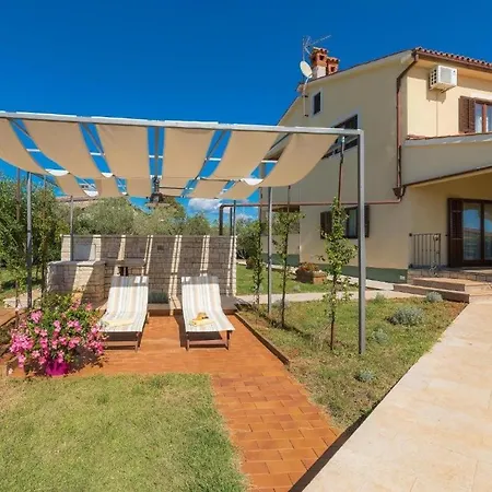 Debora With Private Pool And Backyard, Pet Friendly * ボドニャン
