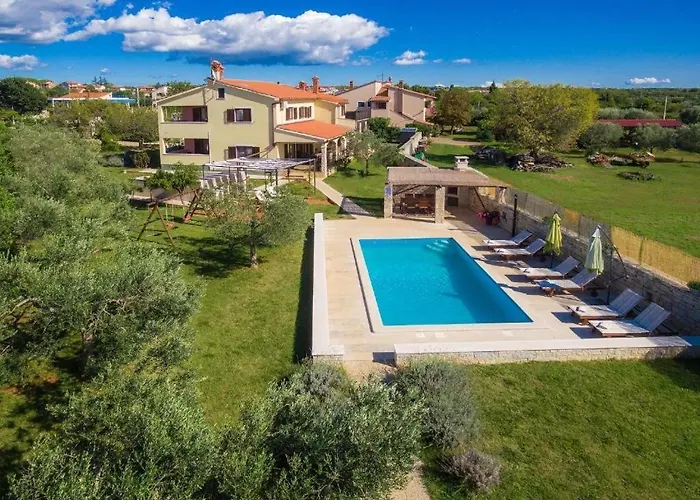 Debora With Private Pool And Backyard, Pet Friendly * Vodnjan