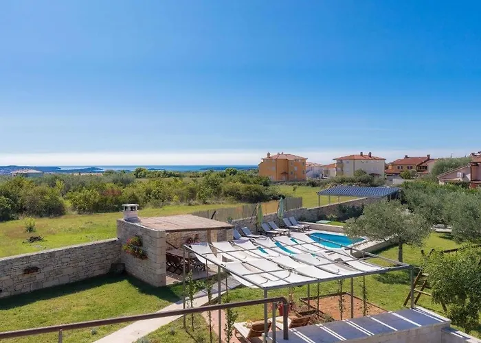 Debora With Private Pool And Backyard, Pet Friendly Ferienhaus