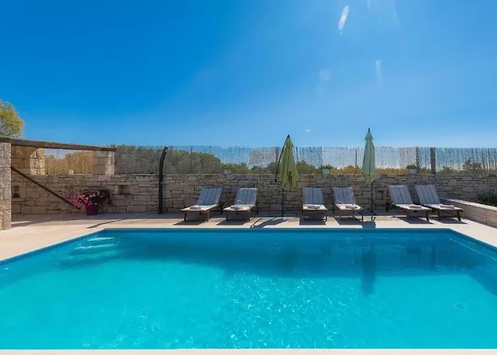 Nyaraló Debora With Private Pool And Backyard, Pet Friendly