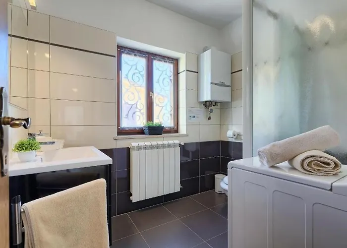 Nyaraló Debora With Private Pool And Backyard, Pet Friendly