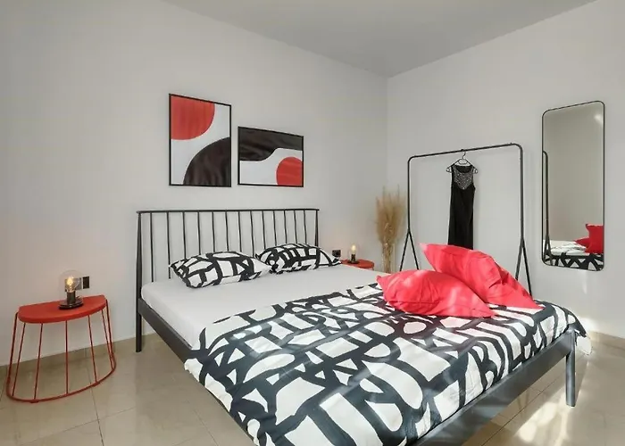 Debora With Private Pool And Backyard, Pet Friendly Nyaraló *