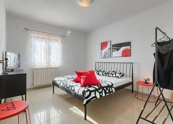 Ferienhaus Debora With Private Pool And Backyard, Pet Friendly *