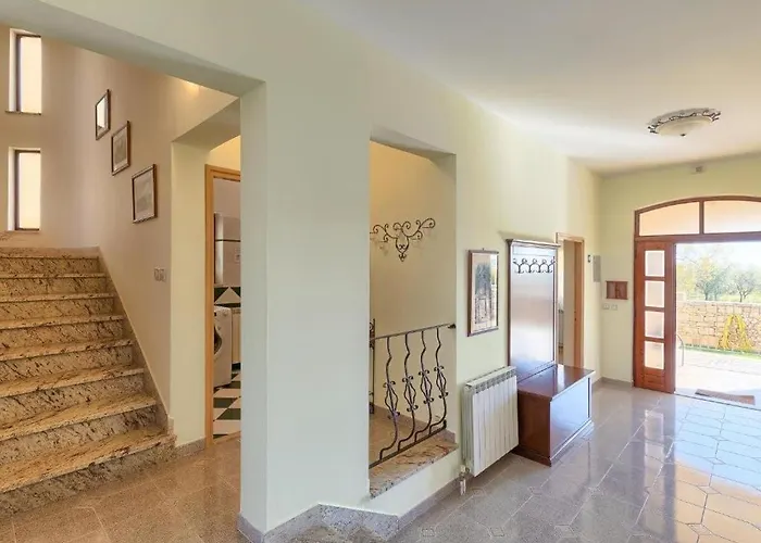 Debora With Private Pool And Backyard, Pet Friendly Vodnjan