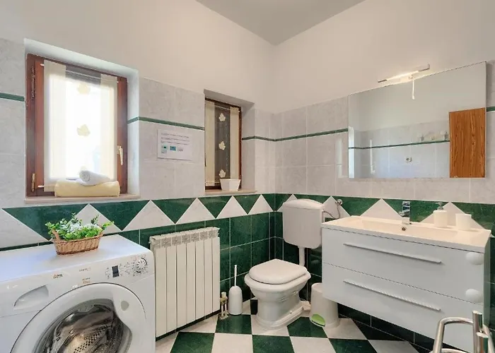 펜션 Debora With Private Pool And Backyard, Pet Friendly *